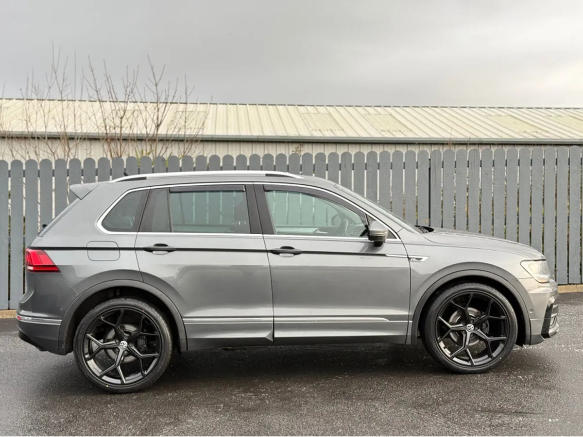 Volkswagen Tiguan 2019 Volkswagen Tiguan R-Line - Image 3