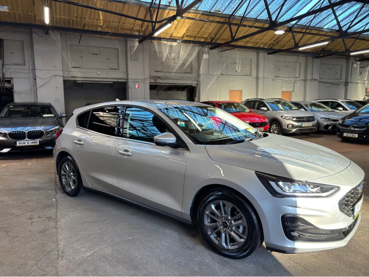 Ford Focus TITANIUM 5DR 1.0T 125 MHE - Image 1