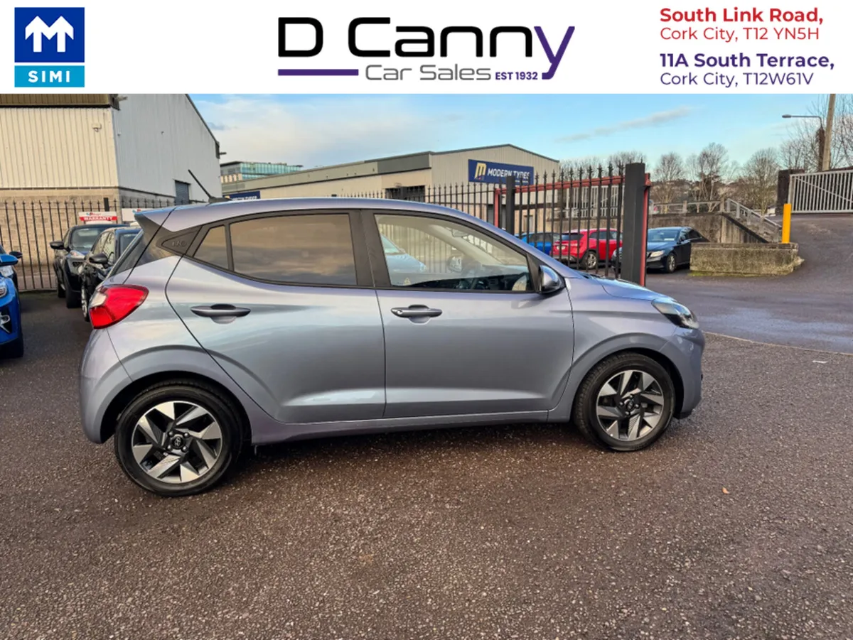 Hyundai i10 DELUXE PLUS AUTOMATIC - Image 4