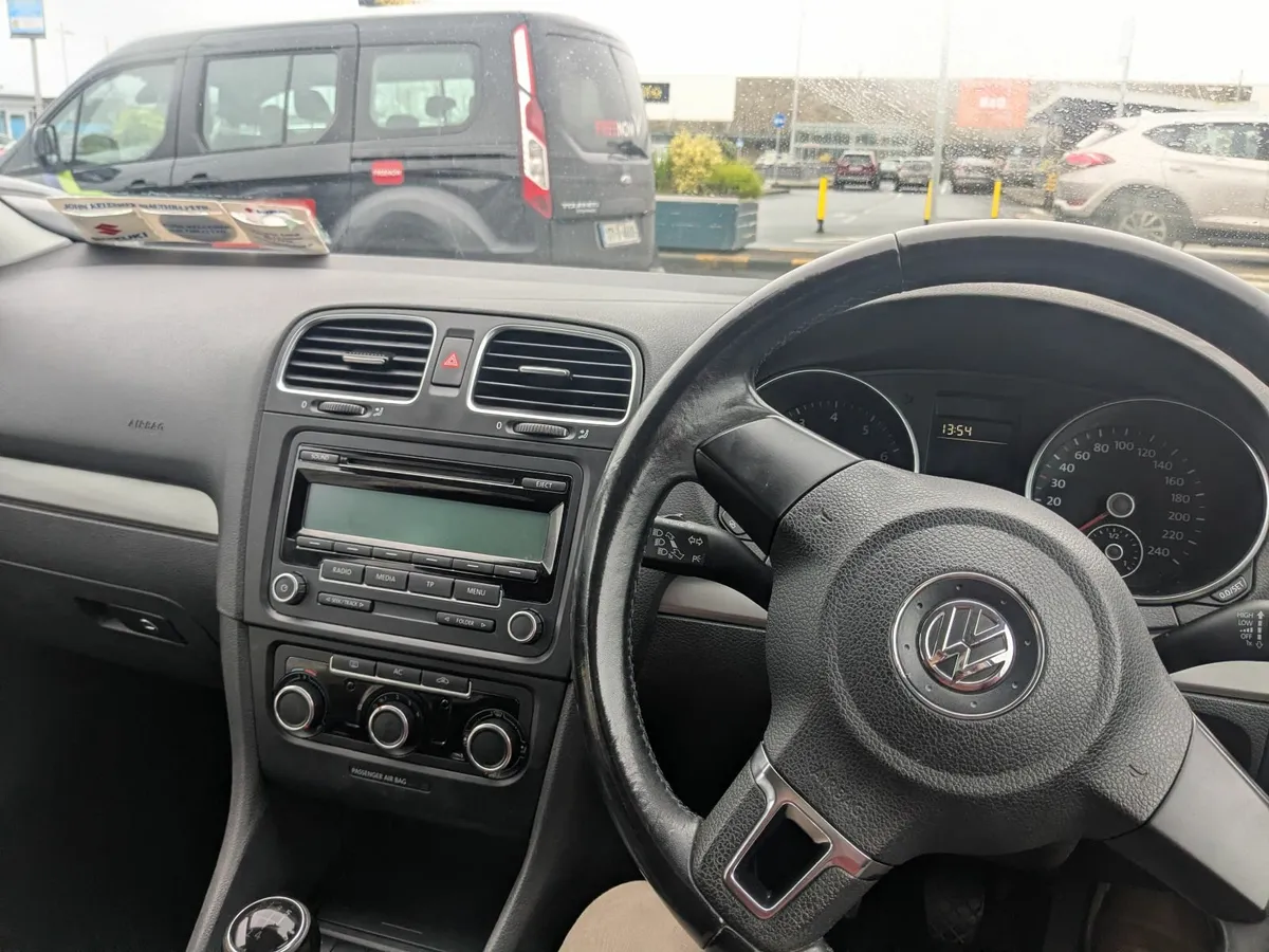 Volkswagen Golf 2011 - Image 1