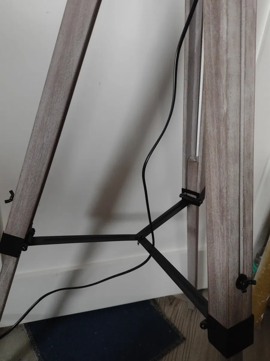Brand new wooden tripod floor lamp - Image 4