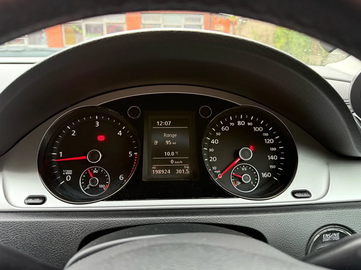 Volkswagen Passat 1.6 TDI manual - Image 4