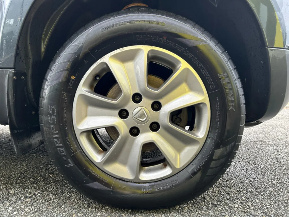 Dacia Duster SIGNATURE 1.5 DCI 110 E 4DR AUTO - Image 3