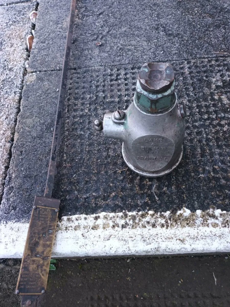 Vintage Car Jack - Image 1