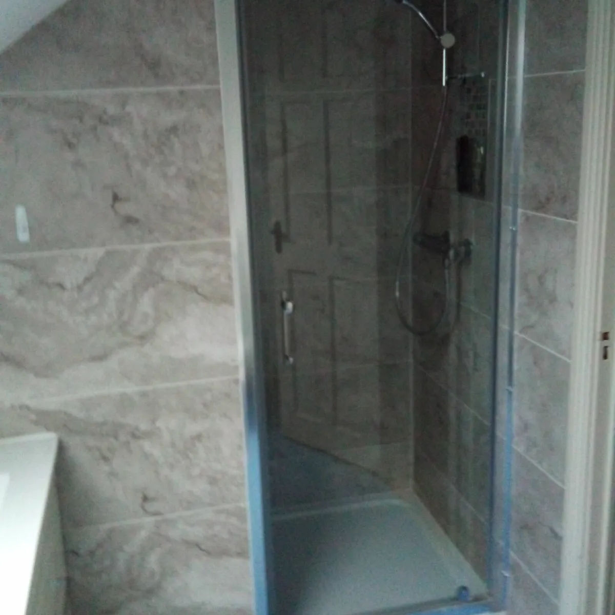 Experienced tiler floorin avail westport castlebar - Image 1