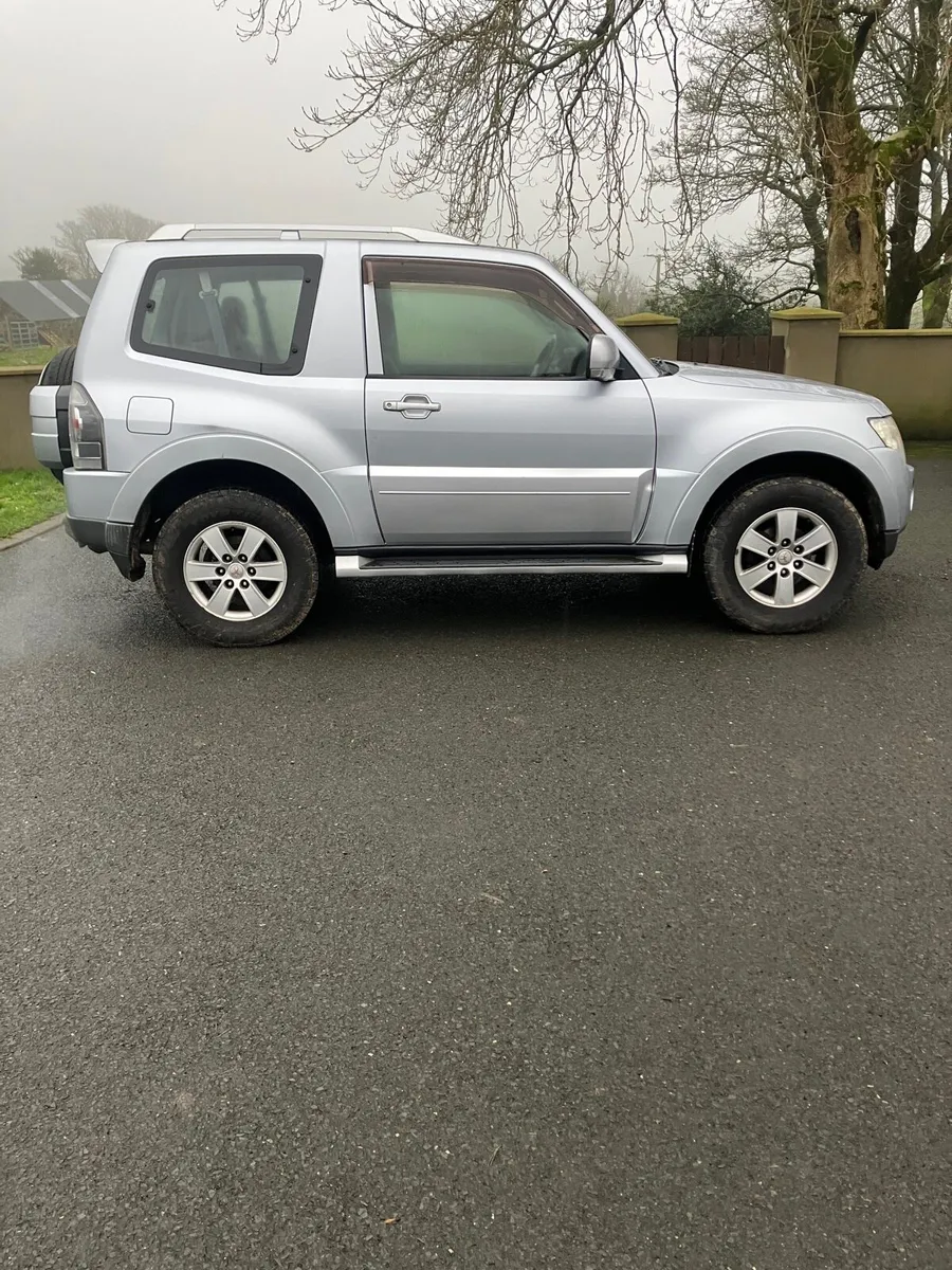 07 Mitsubishi shogun - Image 1