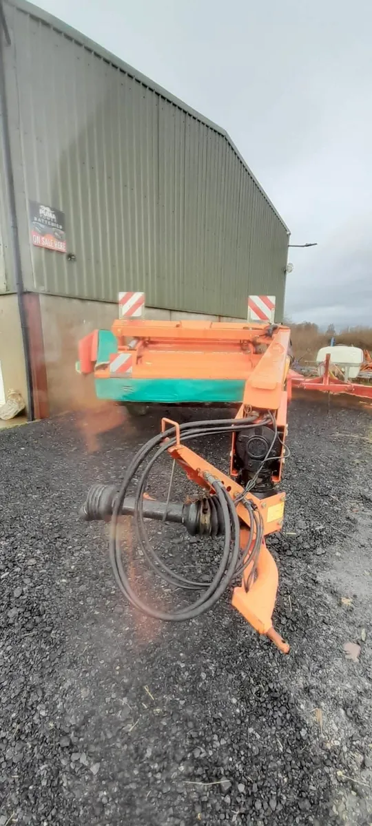 Kverneland 4228 trailed 9ft mower - Image 1