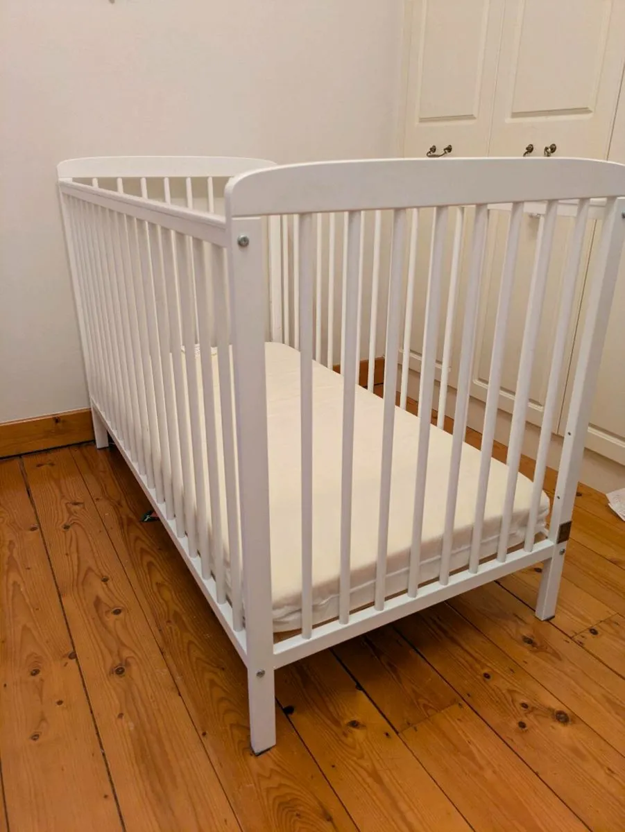 Baby Elegance Cot - Image 1