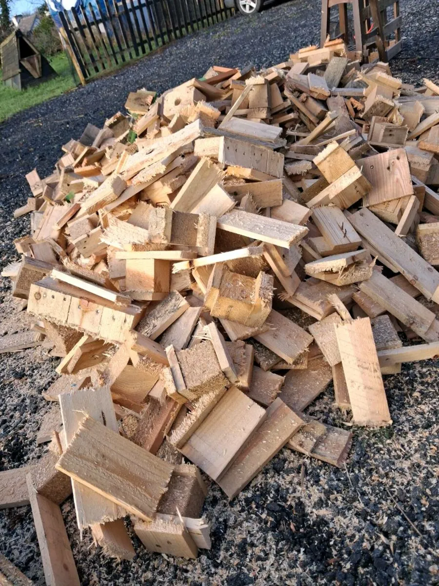 Bags of Pallet blocks and off cuts - Image 3