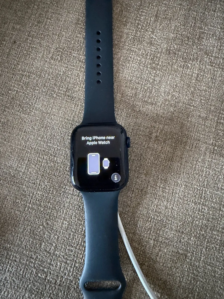 Apple Watch Series 7 45mm - Image 1