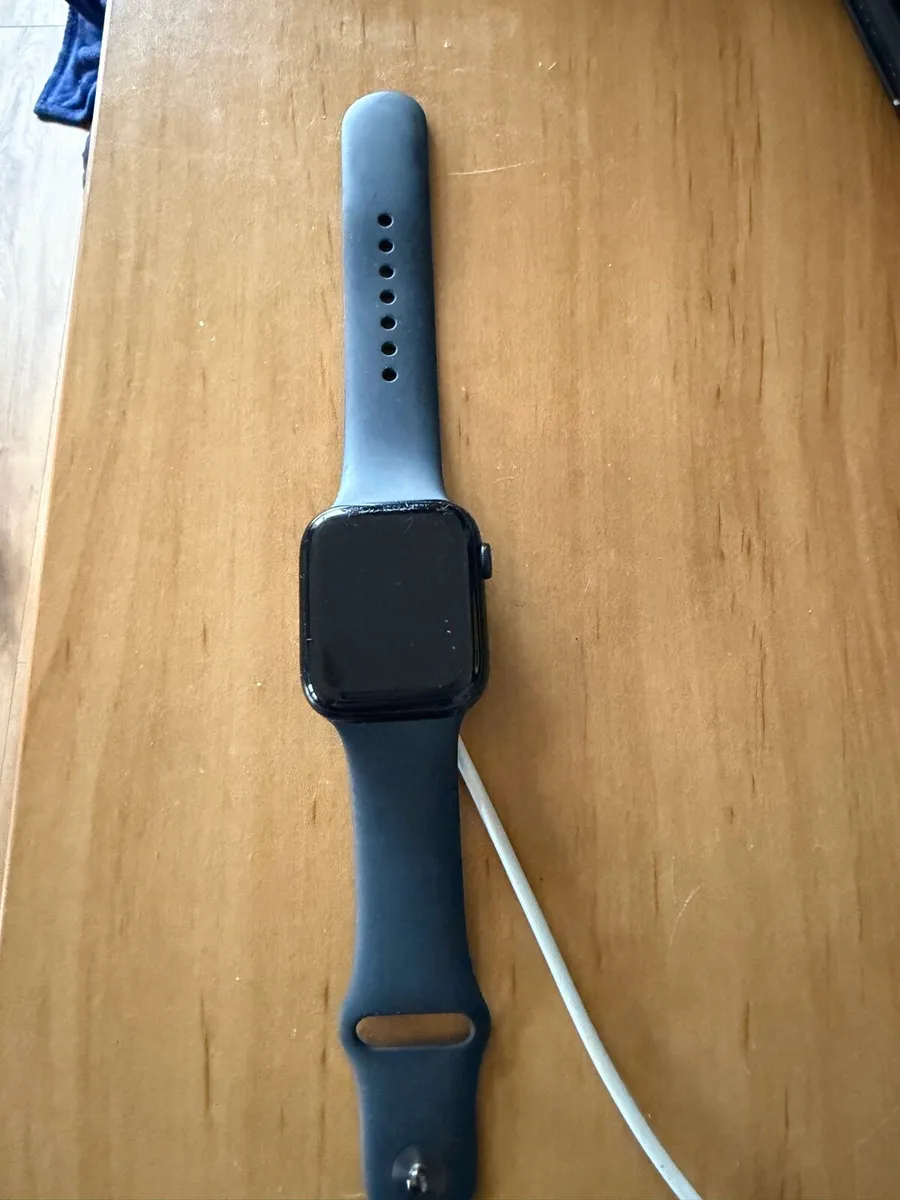 Apple Watch Series 7 45mm - Image 2