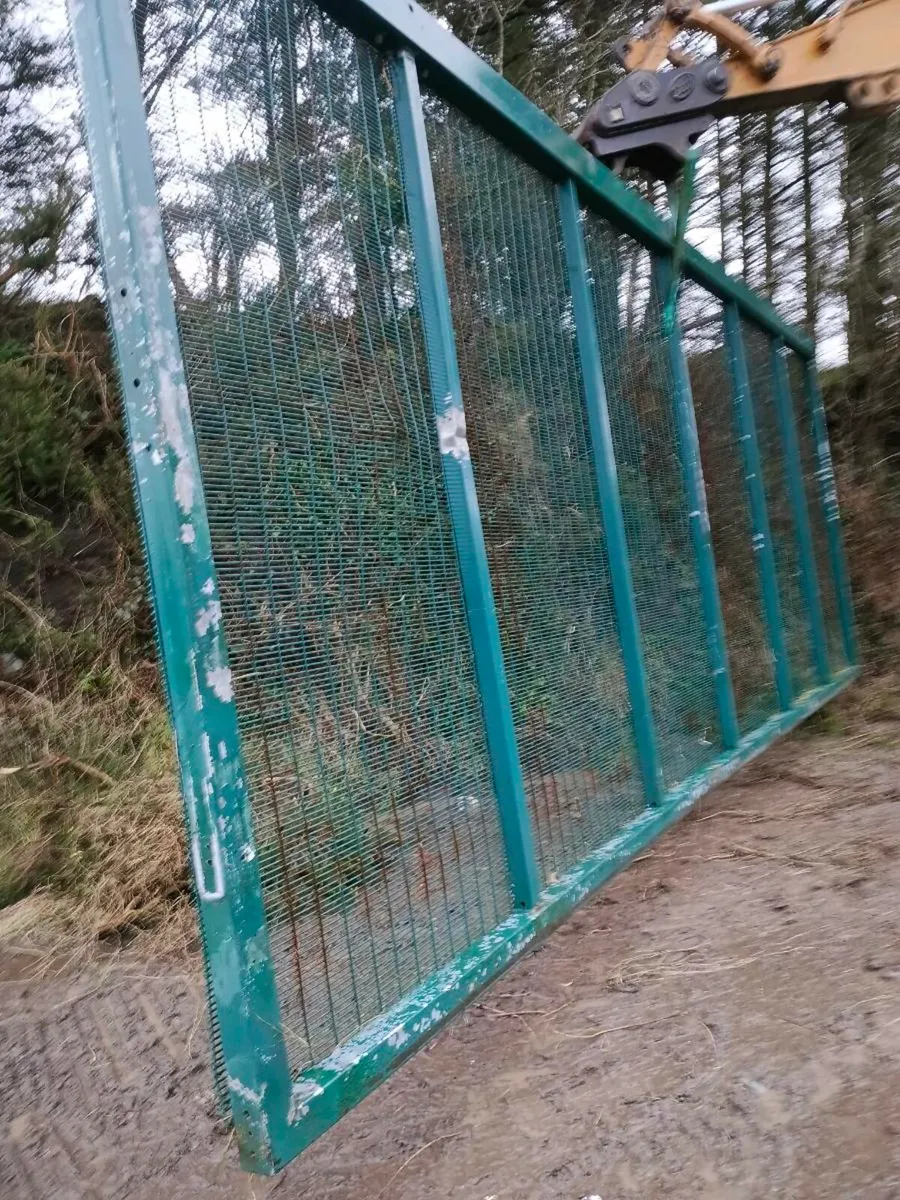 Security gate - Image 1