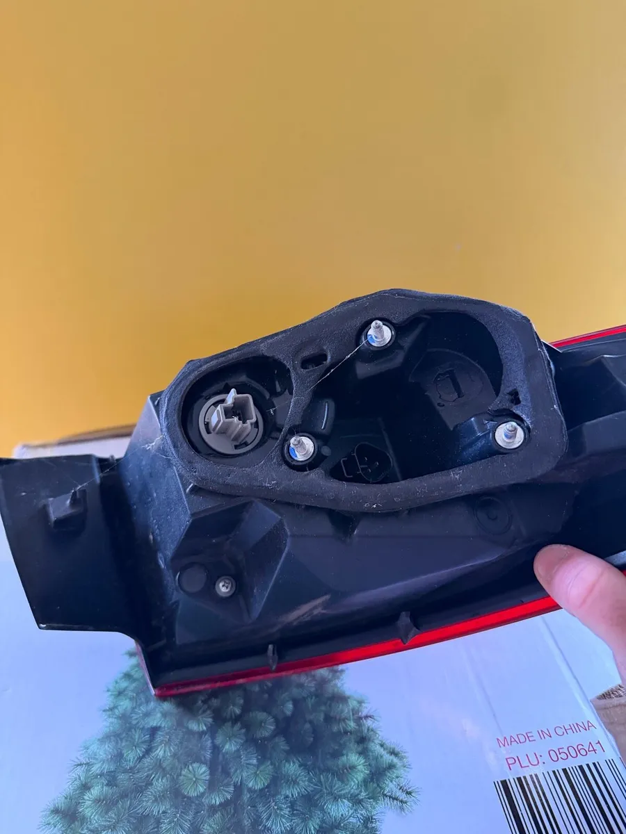 Mazda 6 Saloon Rear Drivers Side taillight - Image 3