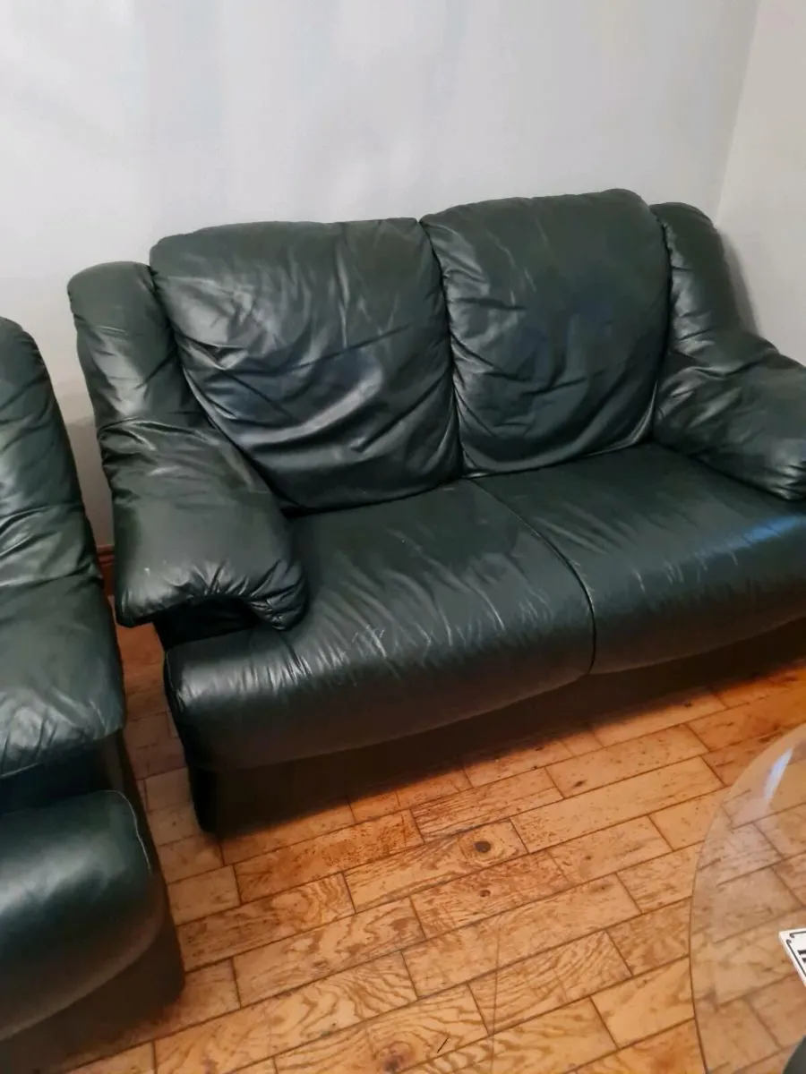 Leather suite - Image 1