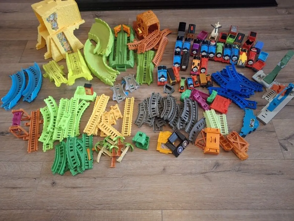 Huge Thomas the Tank Trackmaster Bundle - Image 2