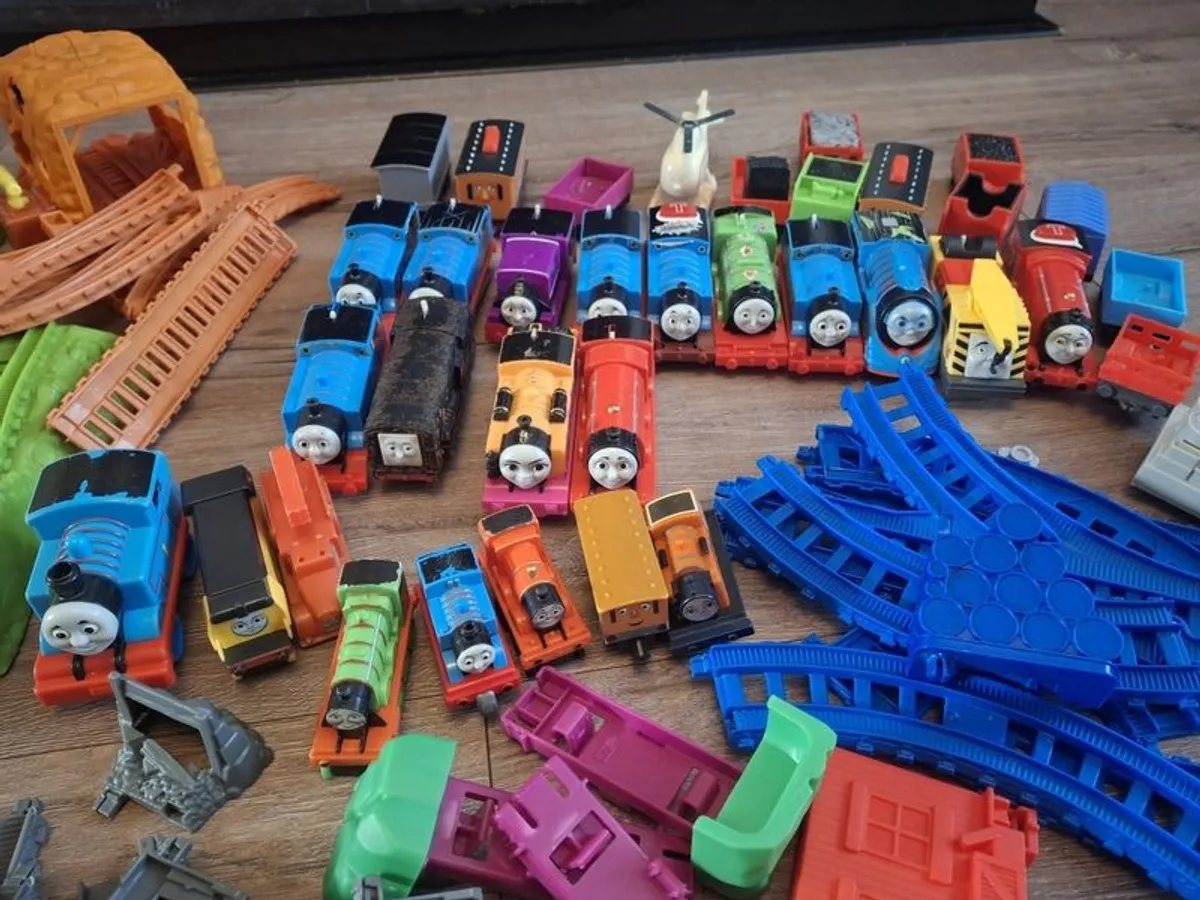 Huge Thomas the Tank Trackmaster Bundle - Image 3