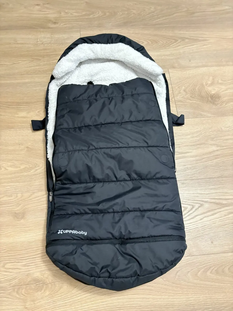 Uppababy Cosy Ganoosh Footmuff, Jake Black - Image 1