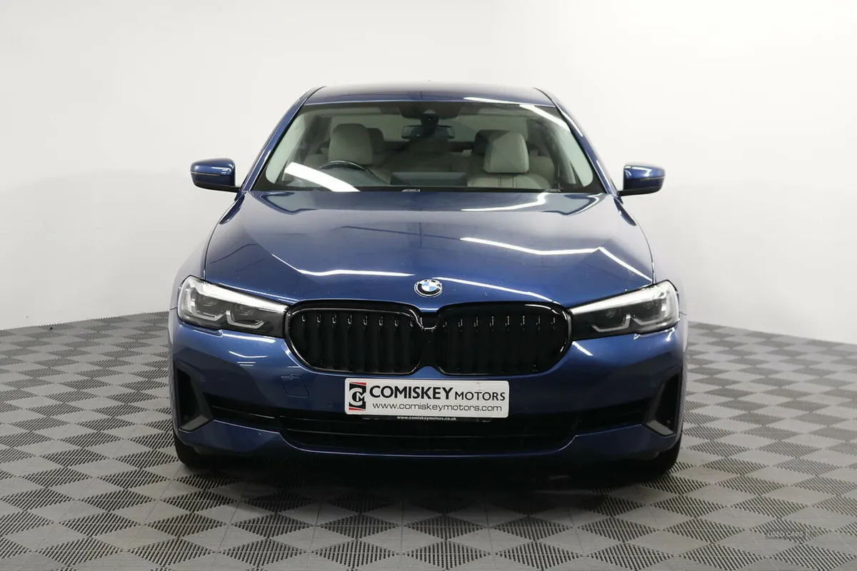 BMW 5-Series 530e SE - Image 2