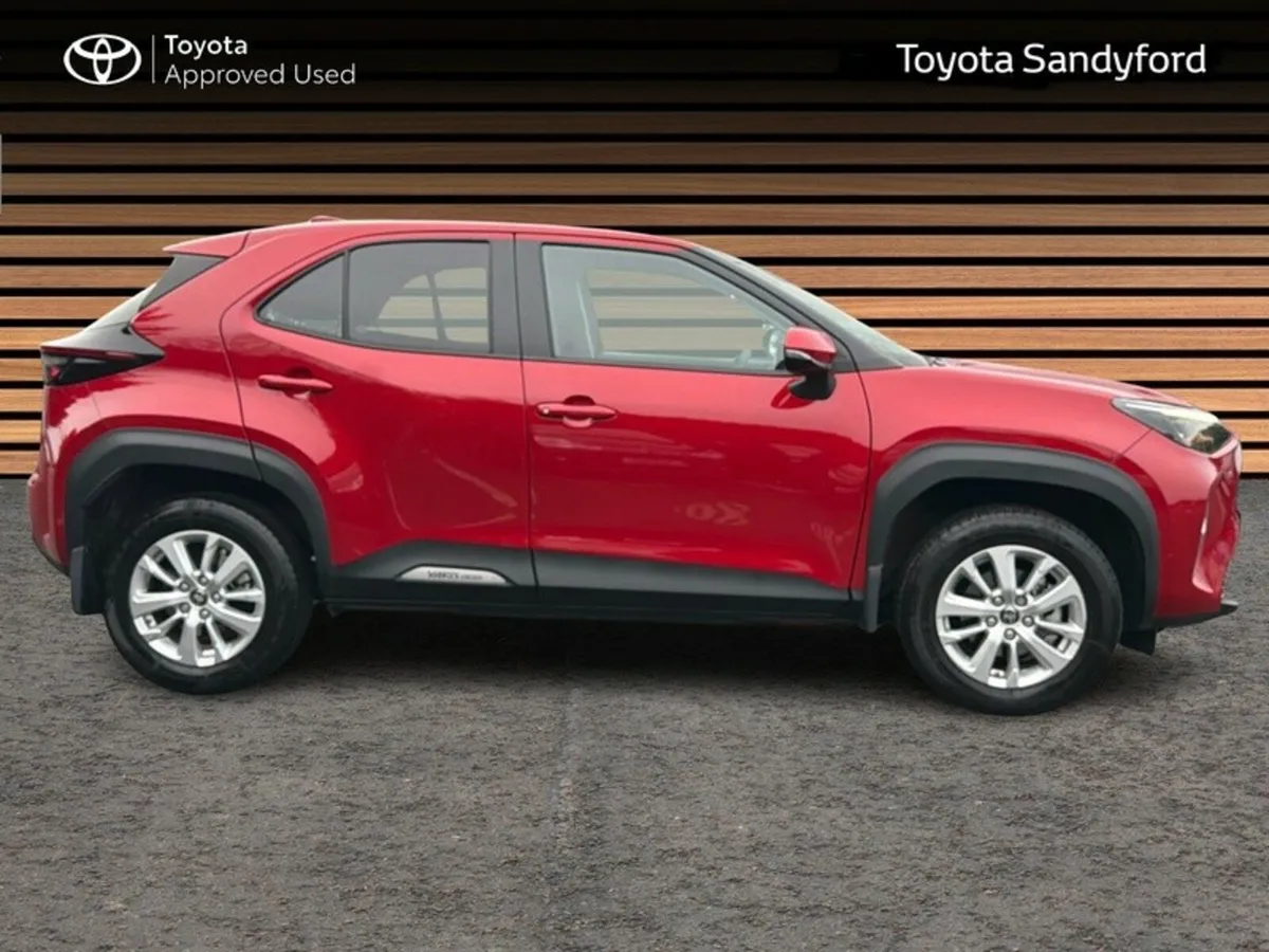 Toyota Yaris Cross LUNA HYBRID AUTOMATIC // REAR C - Image 3