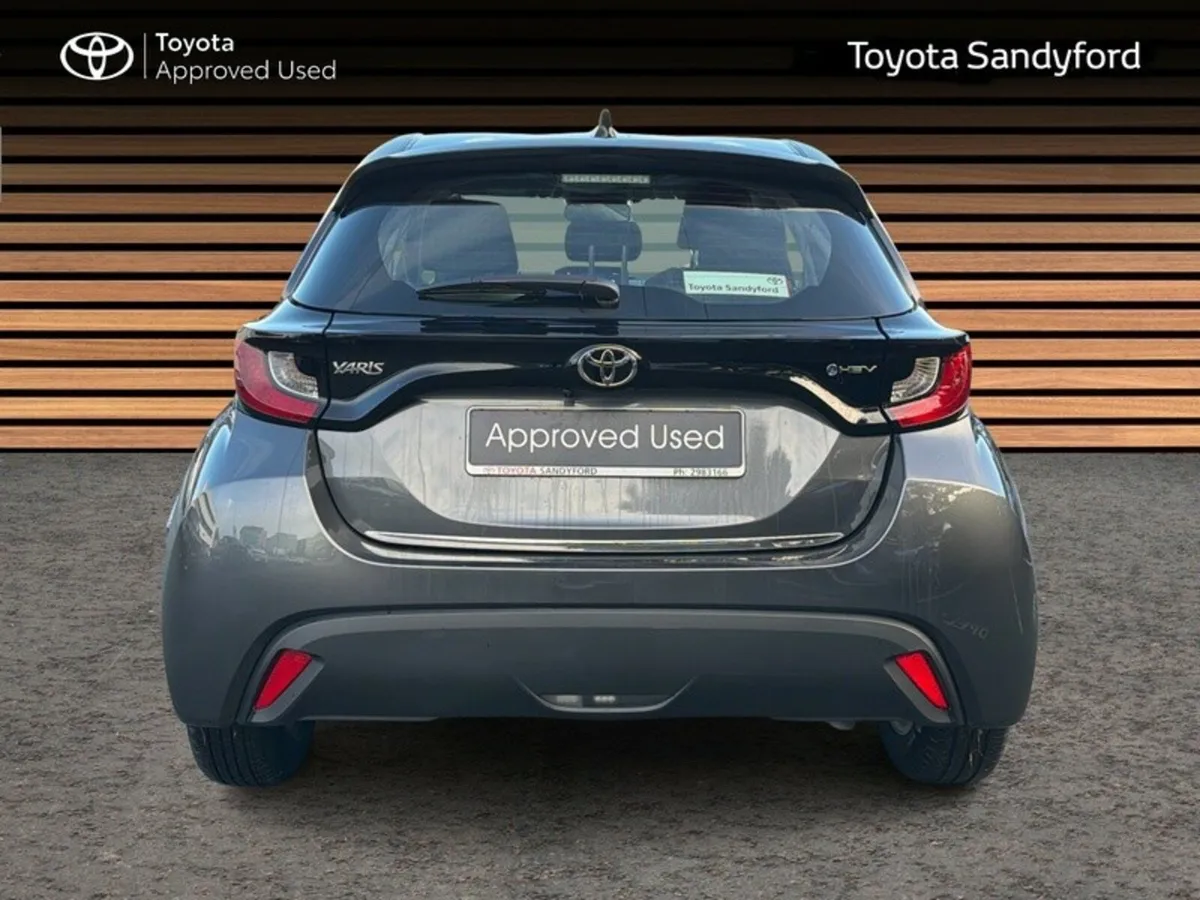 Toyota Yaris HYBRID LUNA // REAR CAMERA // TOYOTA - Image 4