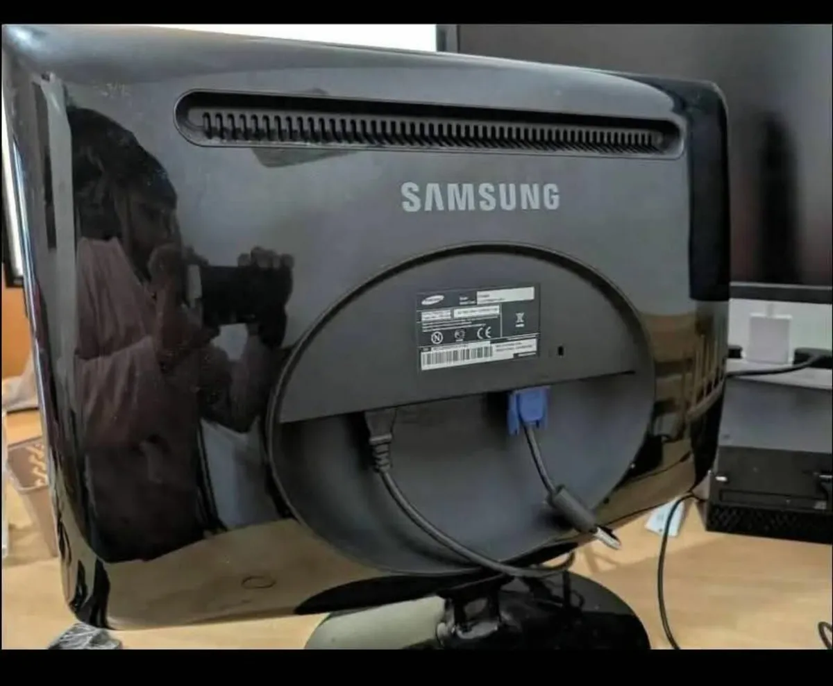 Samsung - Computer monitor - Image 2