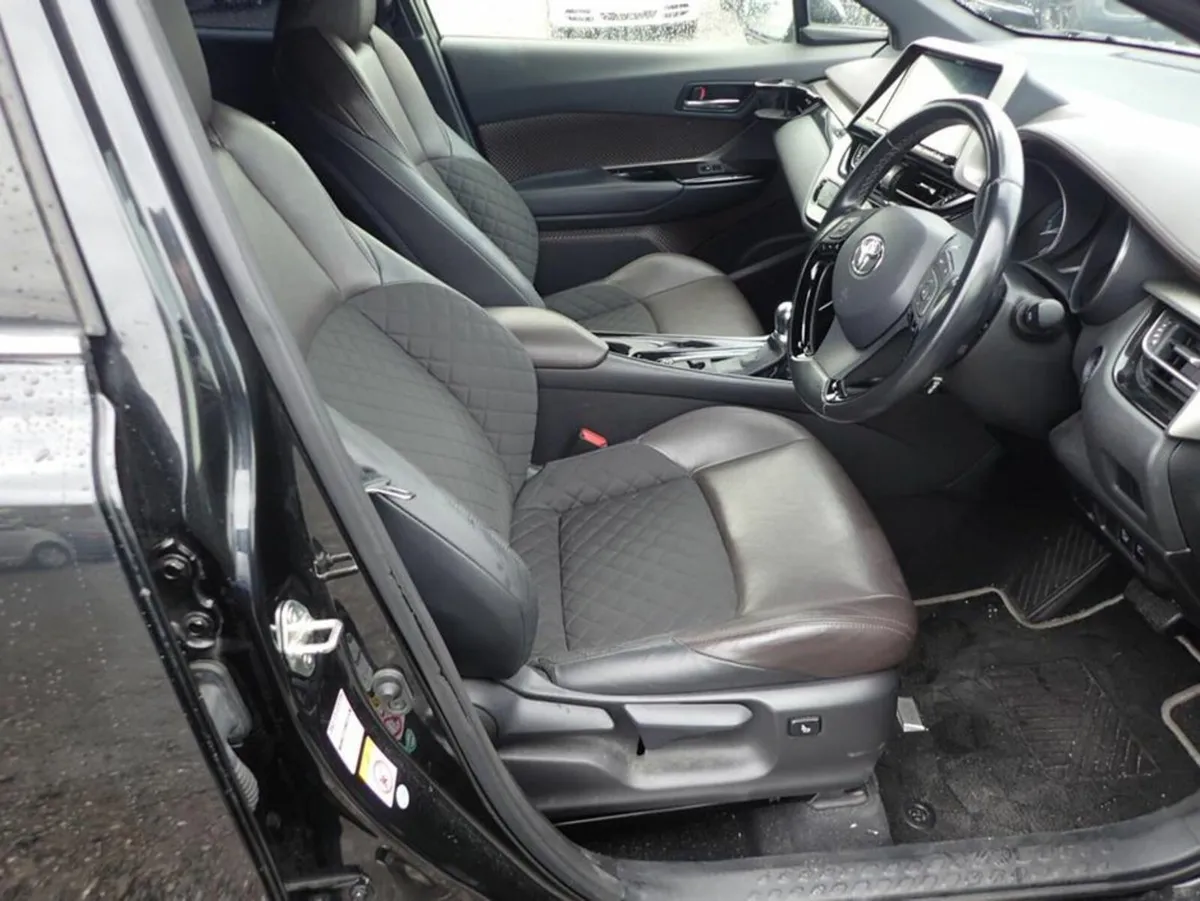 Toyota C-HR G LED Edition - Image 2