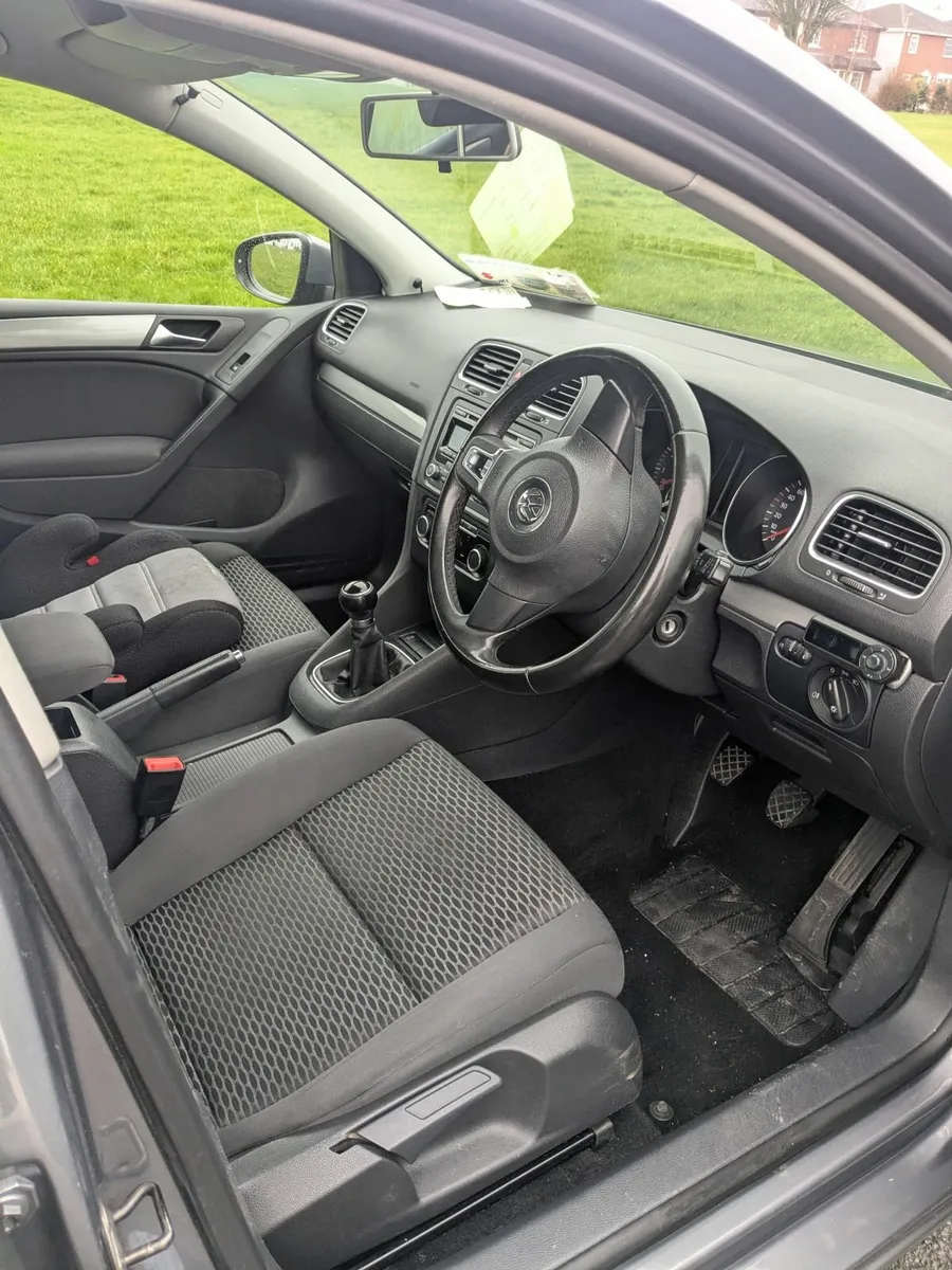Volkswagen Golf 2011 - Image 4