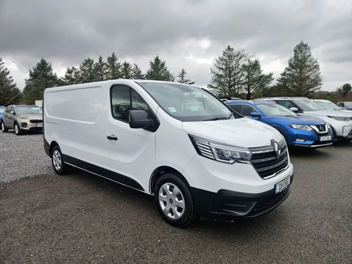 Renault Trafic LL30 Blue DCI 130 Business PAN - Image 2