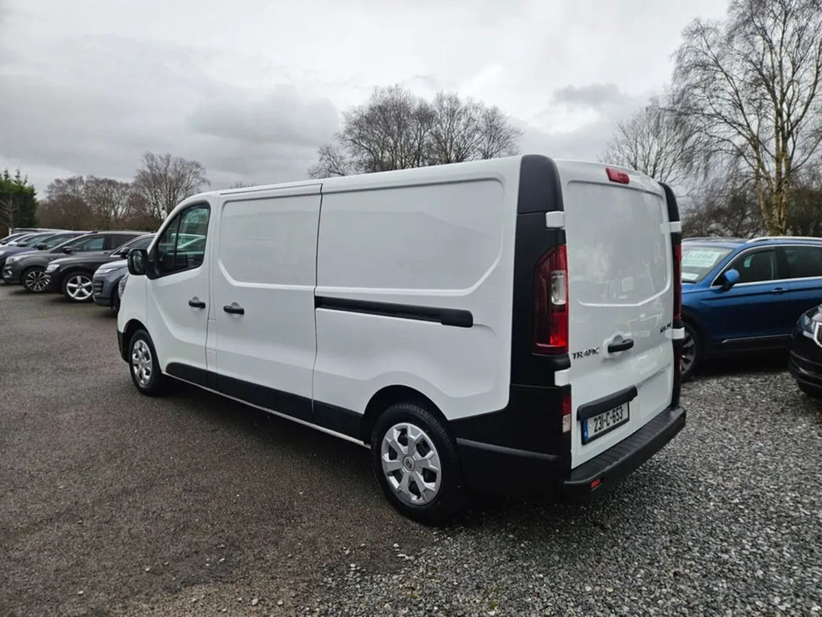 Renault Trafic LL30 Blue DCI 130 Business PAN - Image 3