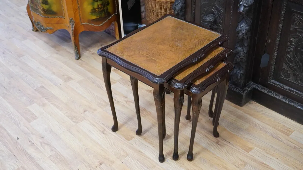 Nest of tables - Image 1