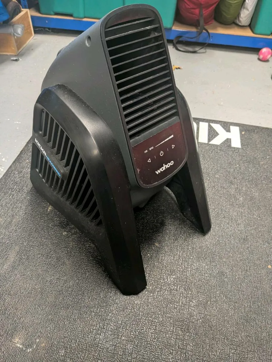 Wahoo kickr (€350 separate) & head wind fan bundle - Image 2