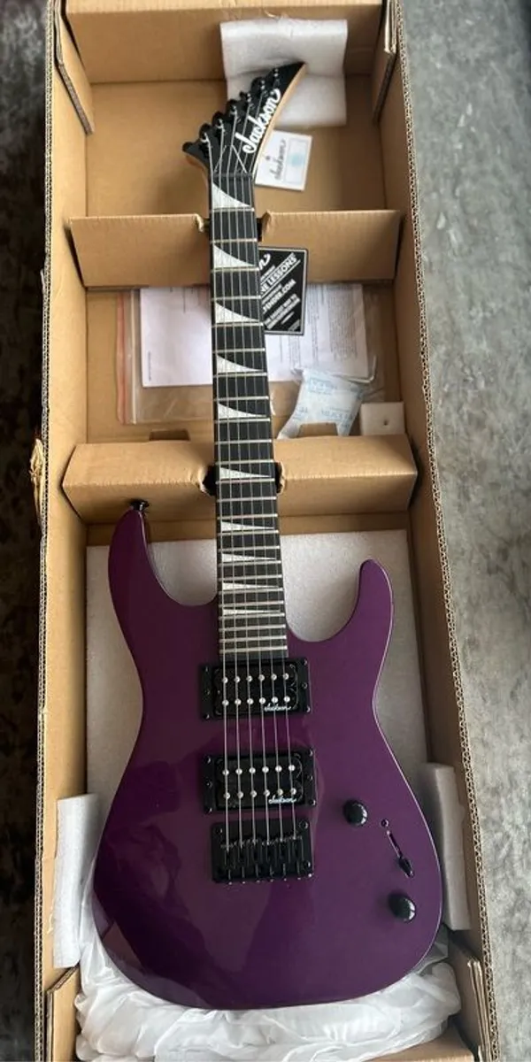 electric guitar - Image 1