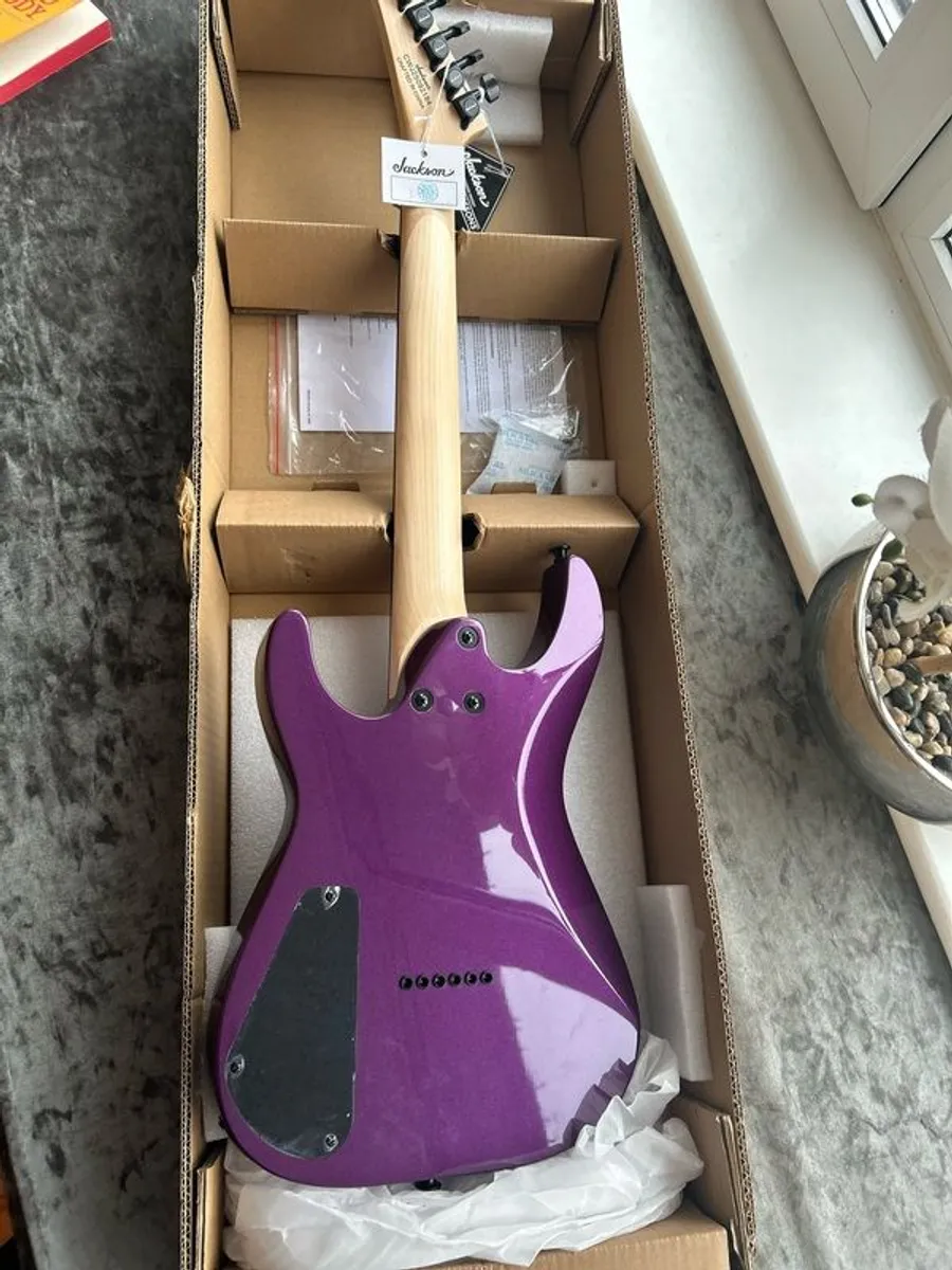 electric guitar - Image 2