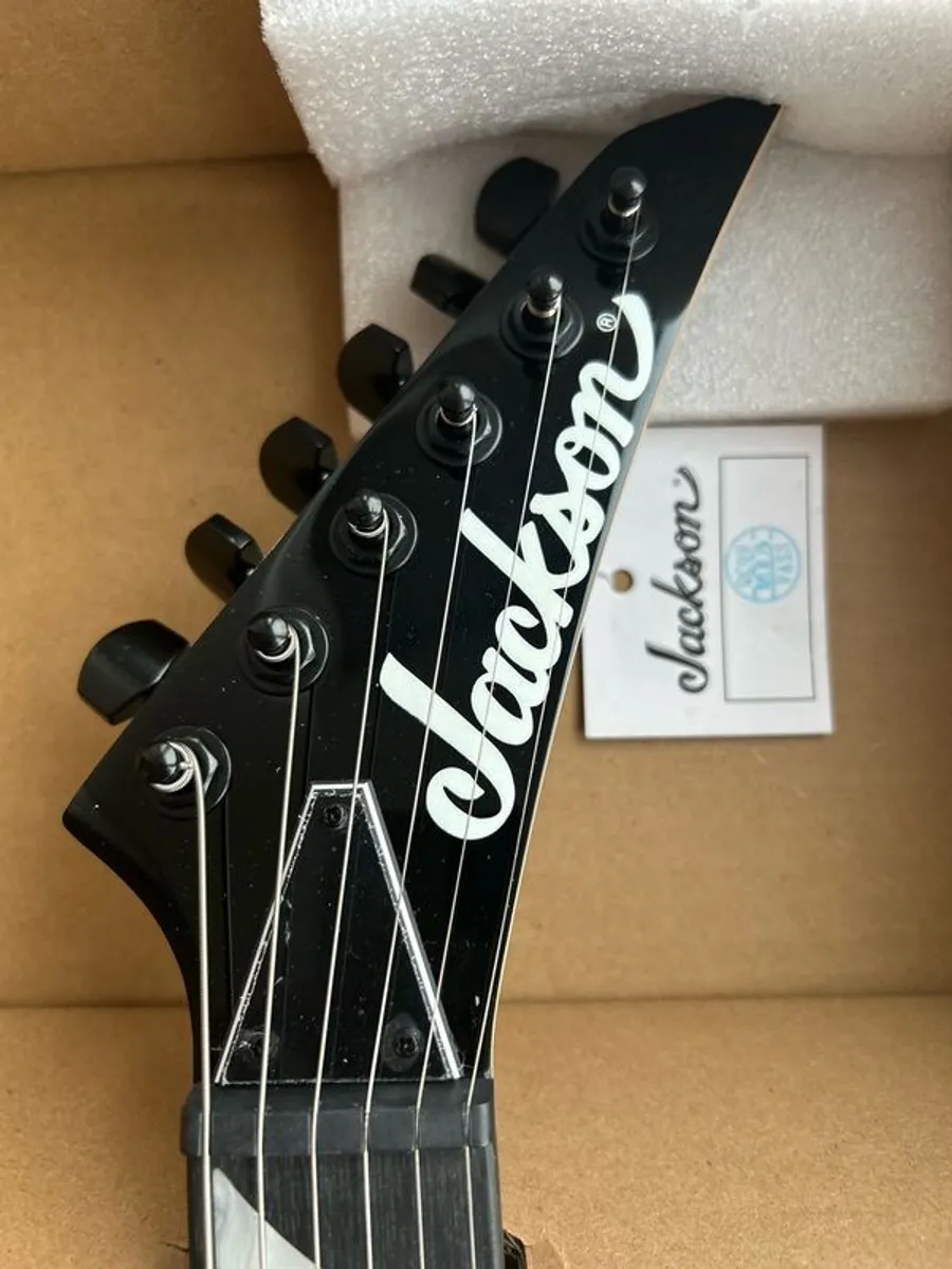 electric guitar - Image 3