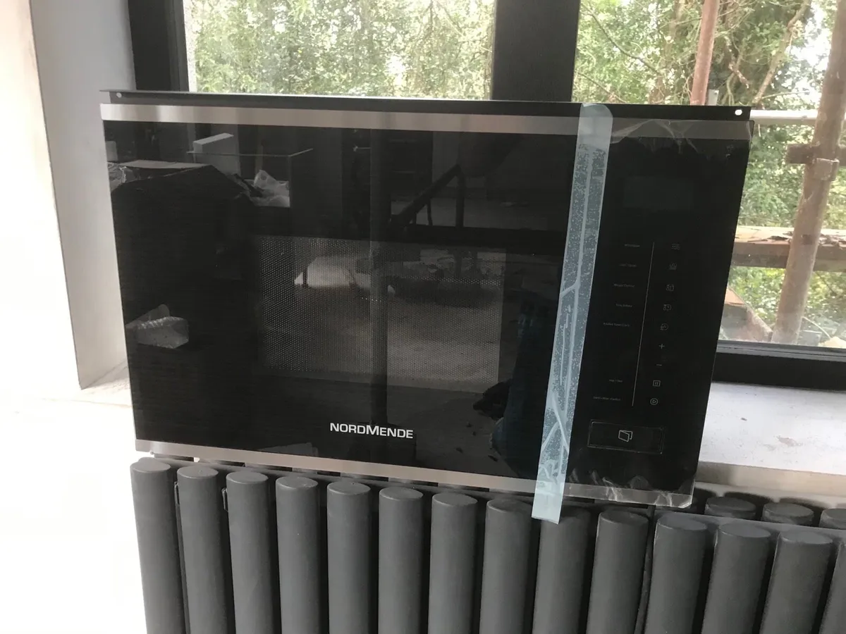 Integrated microwave - never used - Image 1