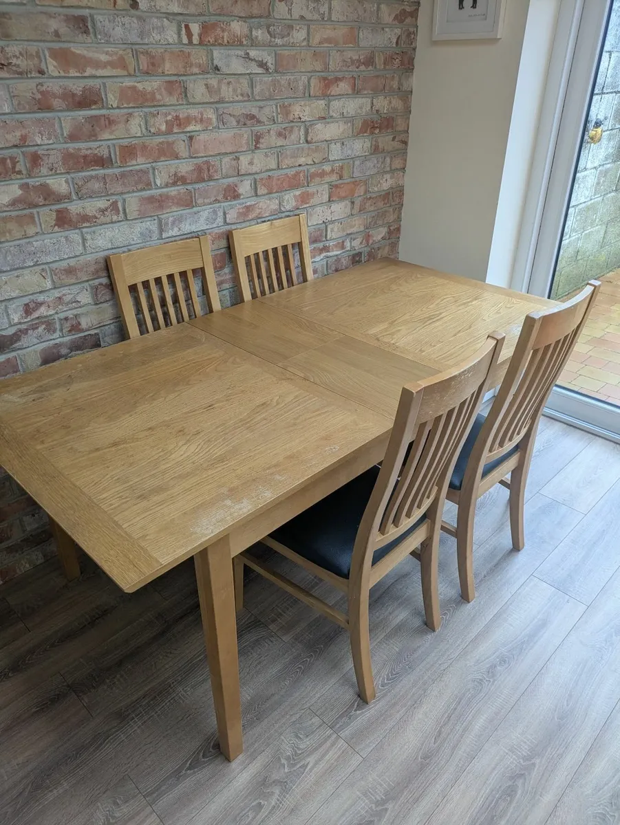 Dining Table (Extendable) with Chairs - Image 1