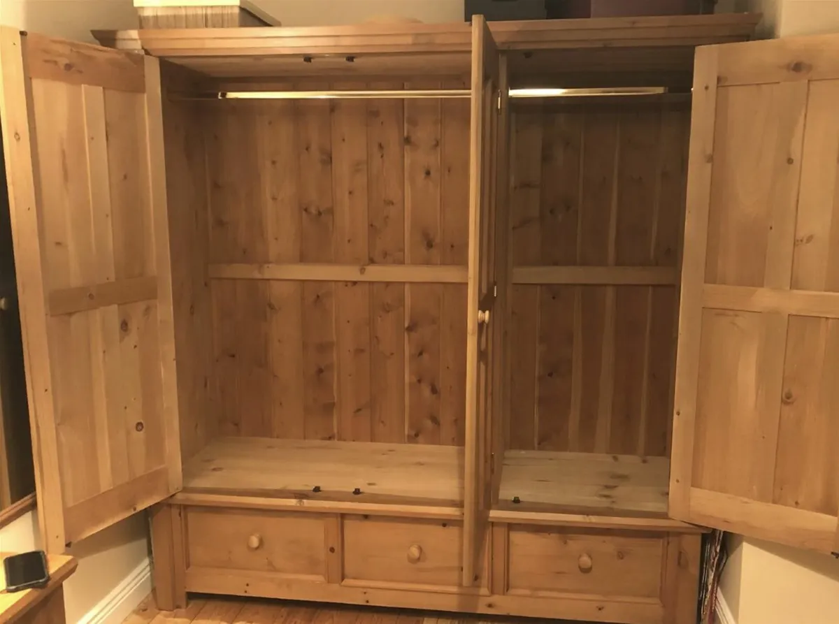 Wardrobe Solid wood 3 door - Image 4