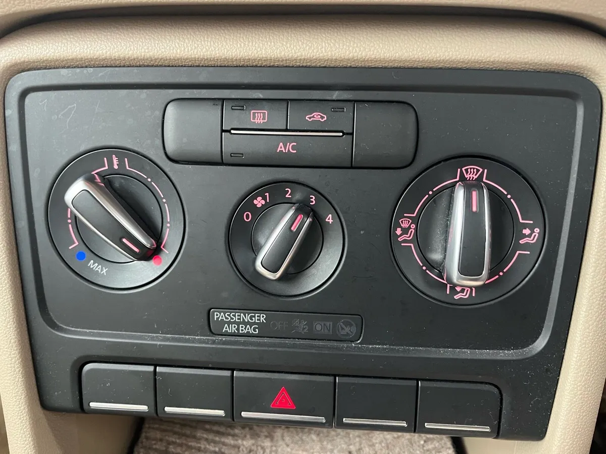 142 VW Beetle - Image 4