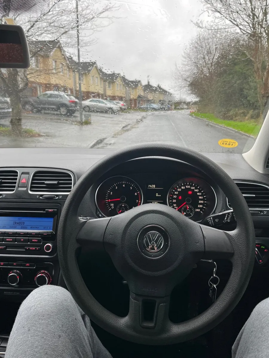 Volkswagen Golf 2009 - Image 4