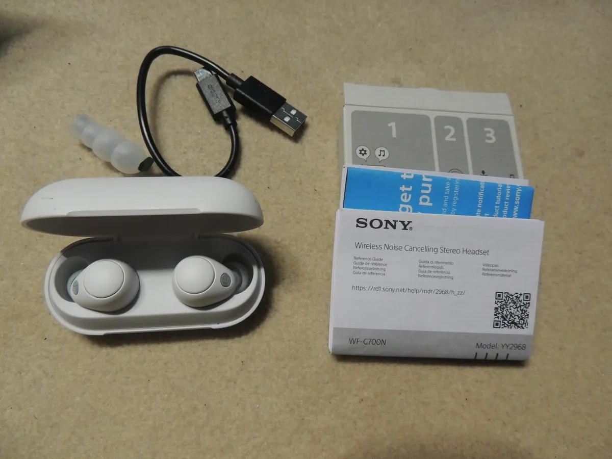 Sony Wireless Noise Cancelling Headphones - Image 3