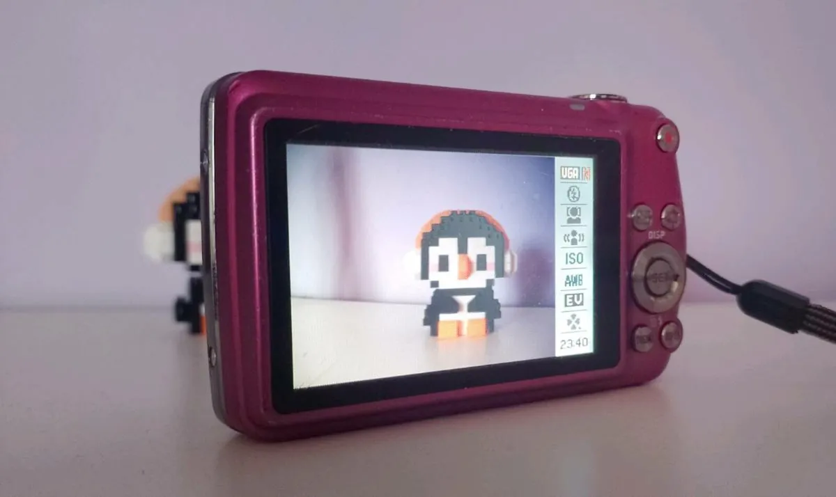 Casio Exilim Digital Camera Pink - Image 3