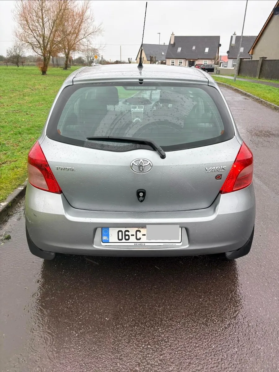 Toyota Yaris 2006 - Image 2