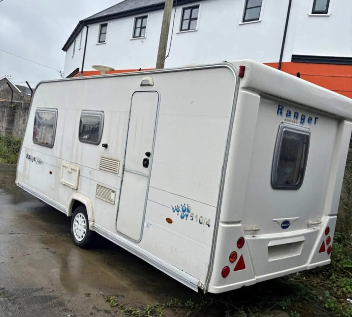 Hi All my neighbour is looking to buy a carvan