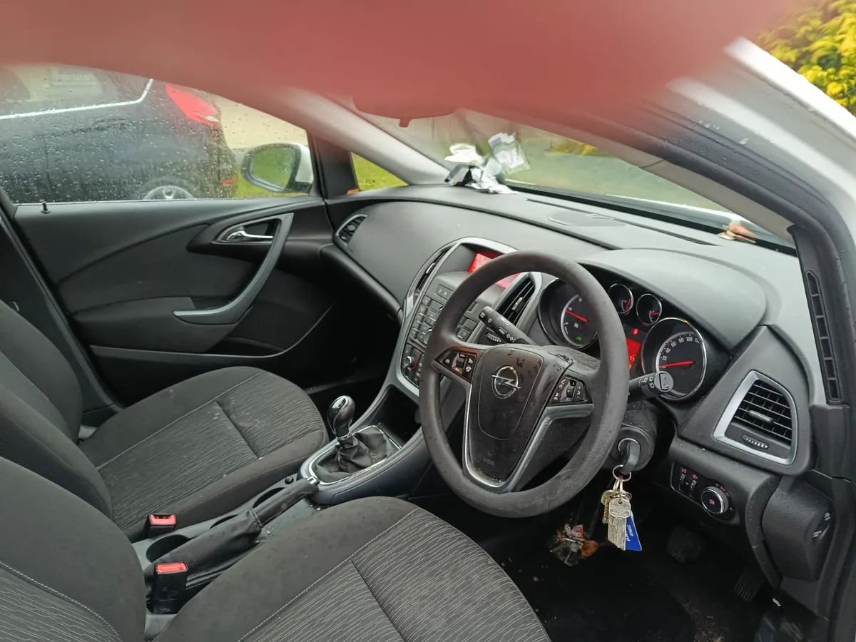 Opel Astra Carvan 2014 - Image 3