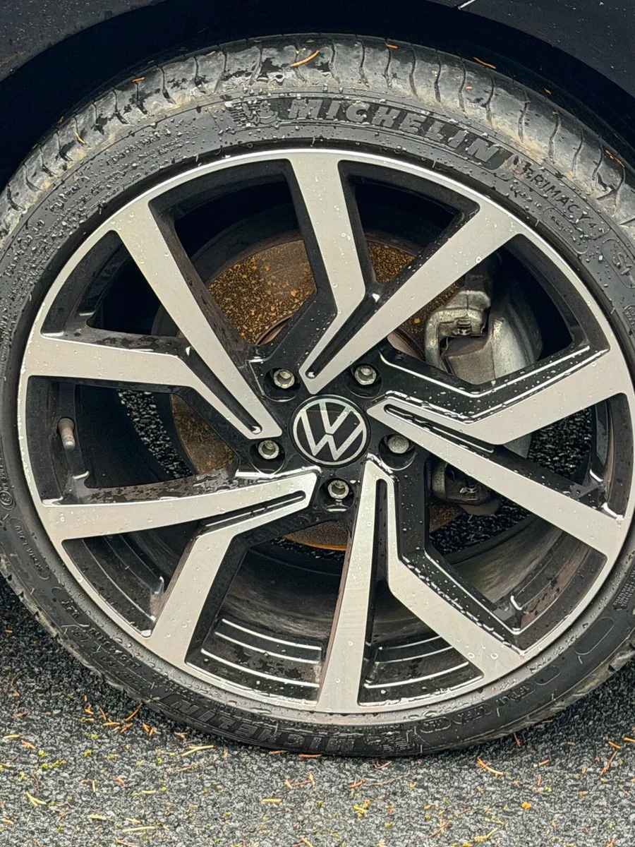 Vw golf 2023 diesel R line style - Image 2