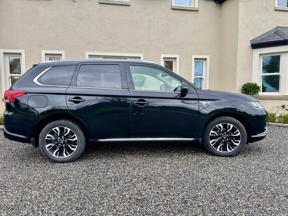 NCT April 2027 Tax August 26 Mitsubishi Outlander - Image 4