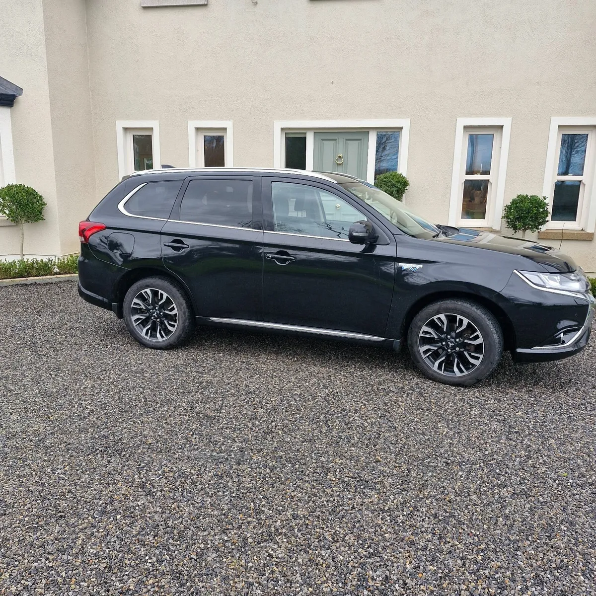 NCT April 2027 Tax August 26 Mitsubishi Outlander - Image 2