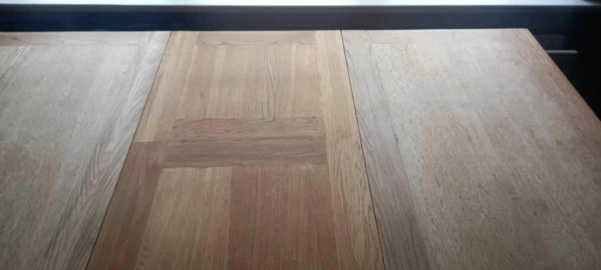 Kitchen table - Image 1