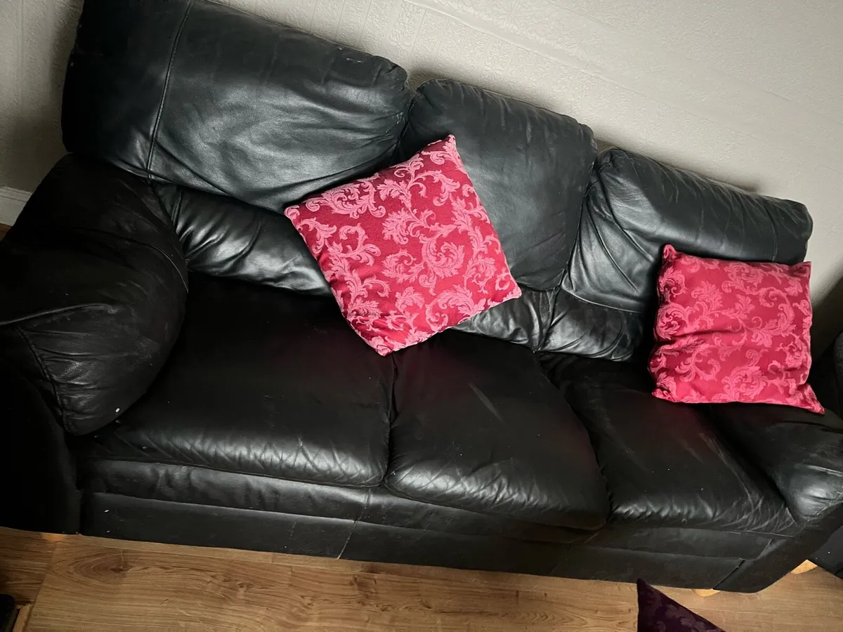 Black leather couch - Image 4