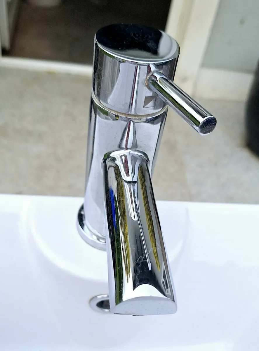 Bathroom unit for sale - Image 1